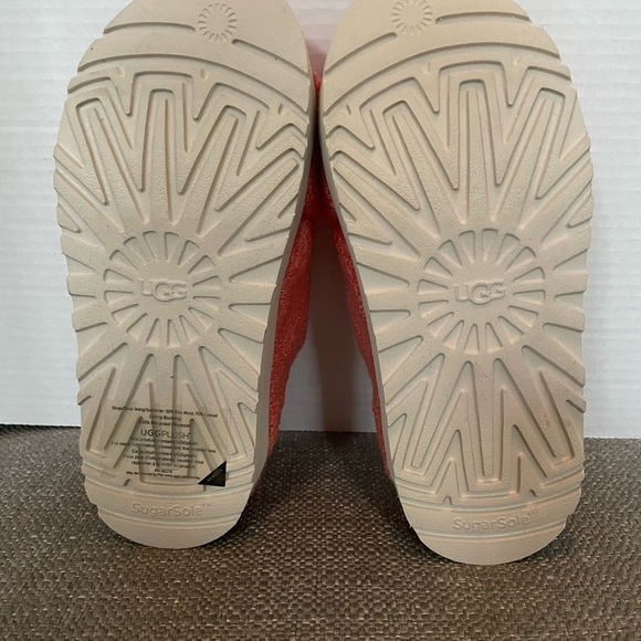 Ugg Fuzzy Sugar terry Cross Slide Size 5 - Picture 8 of 8